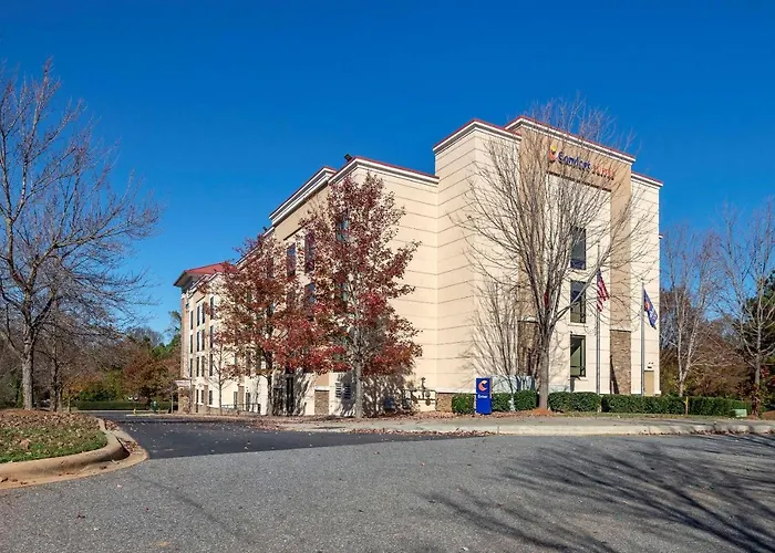 Comfort Suites Lake Huntersville Near Lake Norman