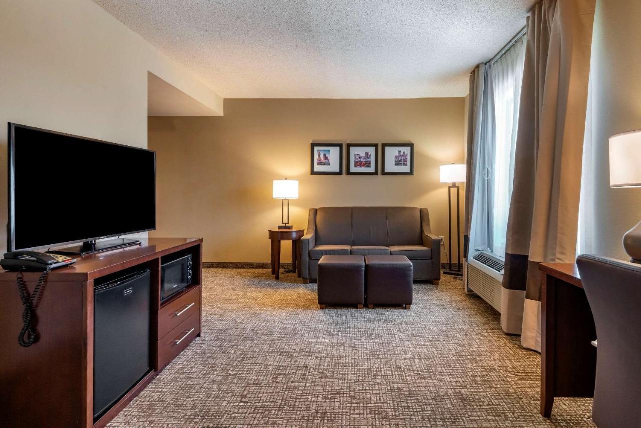 Hotel Comfort Suites Lake Huntersville Near Lake Norman Huntersville