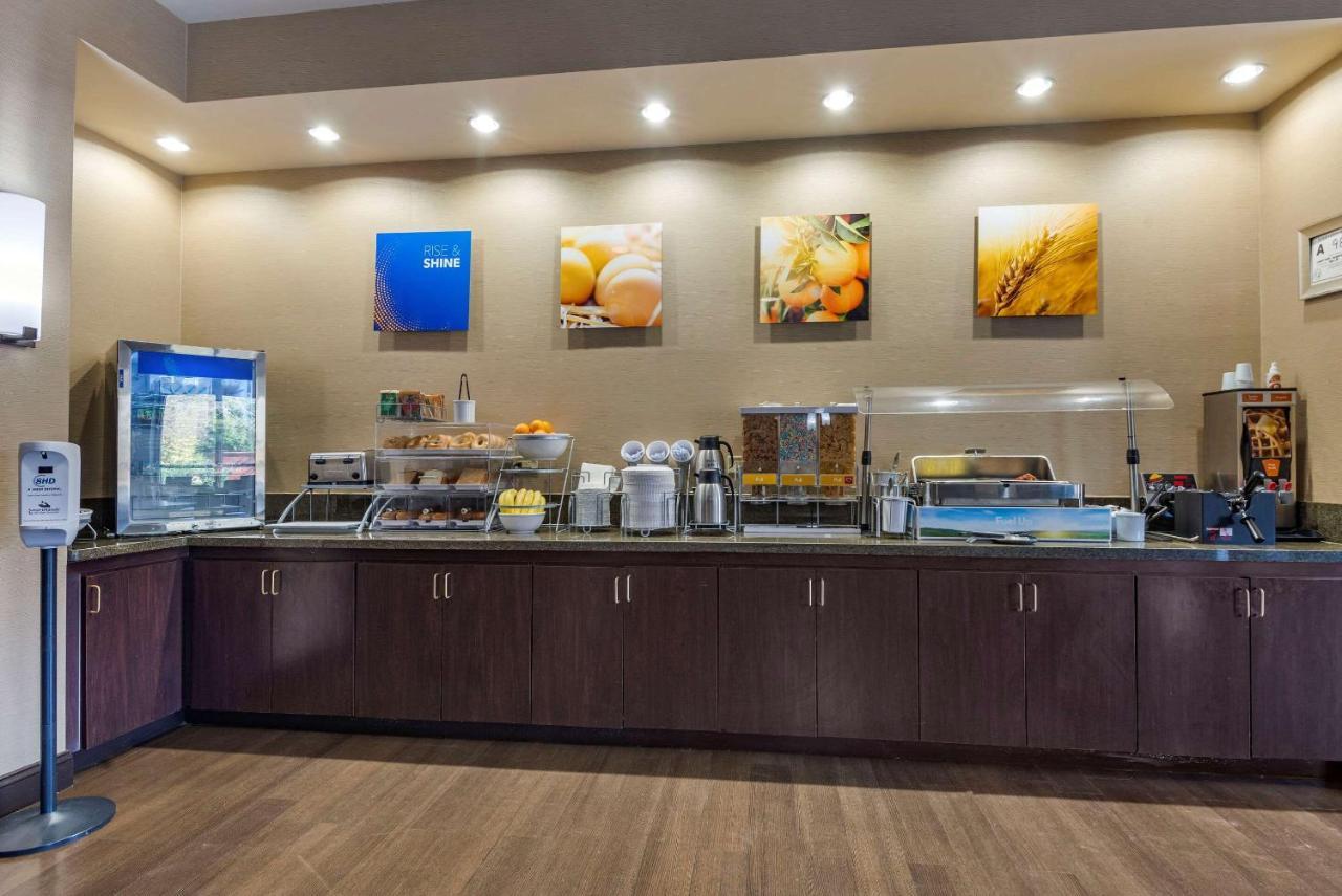 Comfort Suites Lake Huntersville Near Lake Norman